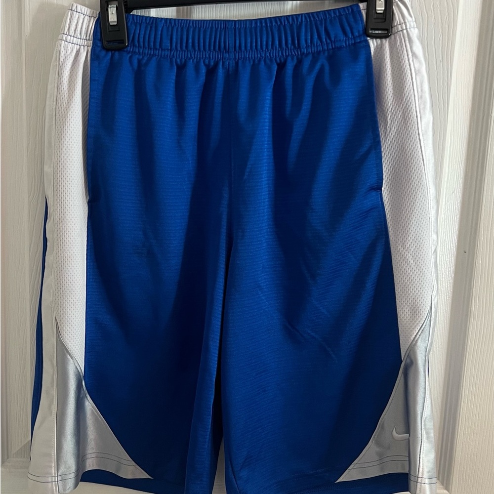 Nike Boys Basketball Shorts. Blue and White. Size L